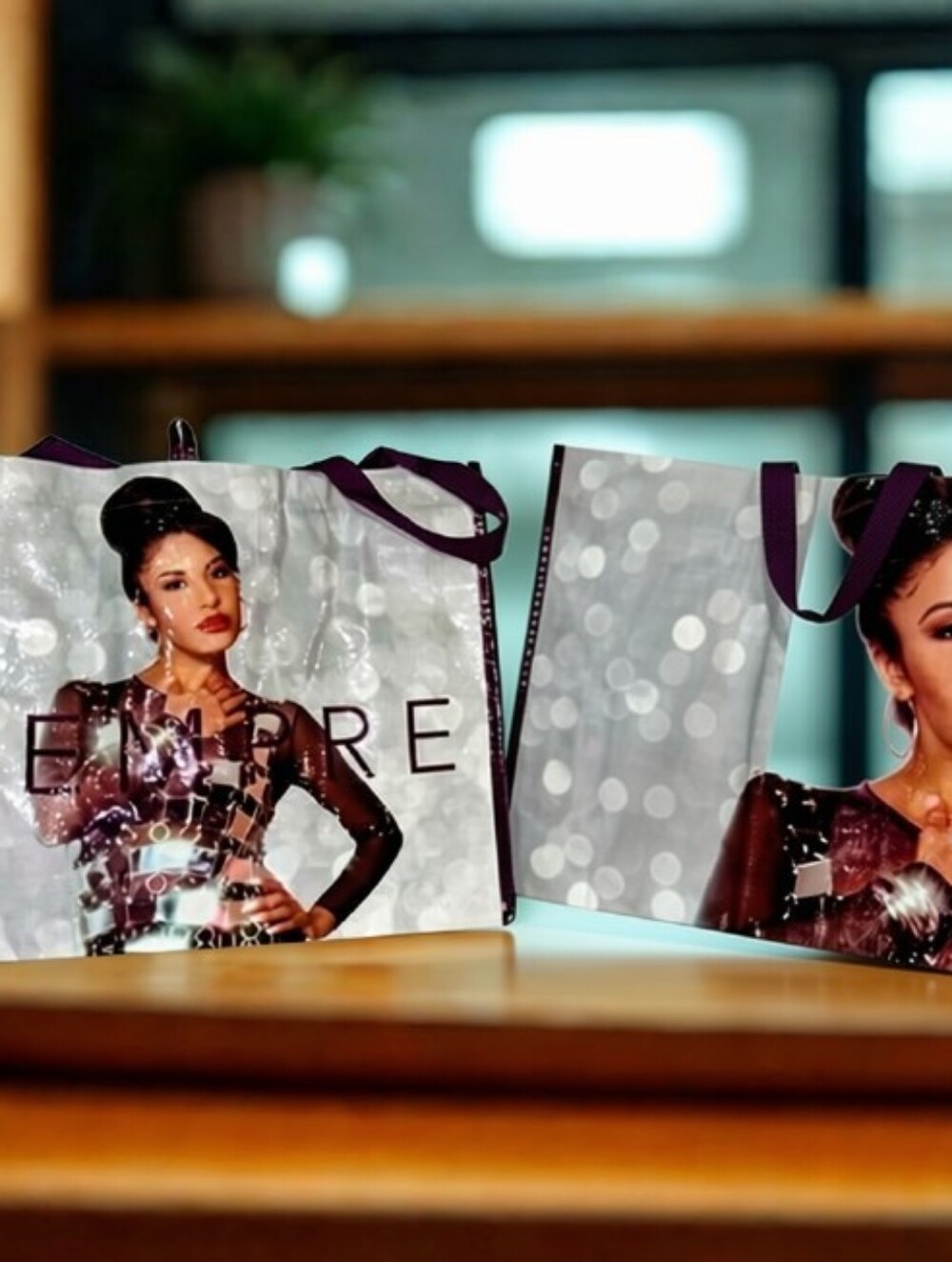 NWT Set of 2 Selena Shopping Bags